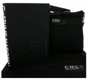 C'N'C Costume National Alfa Romeo Limited Edition Kuriertasche nur noch 29,99 &euro; statt 199,99 &euro;