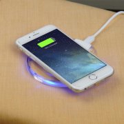 QI WIRELESS AUFLADEPAD bei Gadget-Home f&uuml;r 17,99&euro; anstatt 23,99&euro;