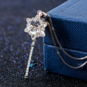 Wundersch&ouml;ne Swarovski Kette f&uuml;r Damen in Geschenkbox f&uuml;r 12,75 Euro inkl. Versand