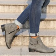 Damenstiefelette in Lederoptik grau bei Lesara f&uuml;r 31,89&euro; anstatt 79,89&euro;