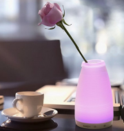 AUKEY Farbwechsel Nachttischlampe / Vase mit Gutscheincode nur 17,49 Euro inkl. Versand