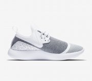 Nike LunarCharge Essential Sneaker in Wei&szlig; oder Gr&uuml;n 37,89 &euro;&nbsp;statt 60 &euro; 