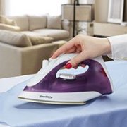 leistungsstarkes Keramik Dampfb&uuml;geleisen, 2000 Watt f&uuml;r 8,94&euro;