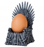 Eierbecher f&uuml;rs K&ouml;nigreich Game of Thrones Eiserner Thron Eierbecher 13,48 &euro; statt 15,30 &euro;
