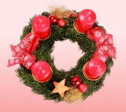 Adventskranz mit Kerzen f&uuml;r 9,95 &euro; inkl. Versand