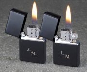 Sturmfeuerzeuge mit Wunschgravur, schwarz, verschiedene Schrifttypen nur 8,99 &euro;