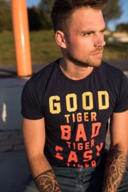 ASICS T-Shirts bei SportSpar im Flash Sale bis 80% reduziert, z.B. ASICS Onitsuka Tiger nur 9,99&euro;