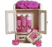 BRUBAKER Cosmetics Bade- und Pflegeset Erdbeere im Holzschrank