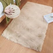 Flauschiger ORINOVA Kunstfell-Teppich (60x90 cm) f&uuml;r 19,99&euro;