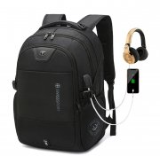 F&uuml;r &euro;16,43 Schulrucksack mit 17 Zoll Laptopfach und USB-Ladeanschluss