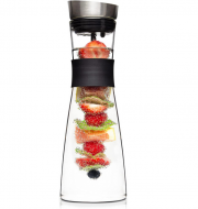 Glaswerk Design 1 Liter Wasserkaraffe aus Borosilikatglas mit Fruchtspie&szlig;, Edelstahldeckel & Griff