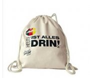 Gratis Turnbeutel im WM-Design beim Kauf von Produkte der Marken Axe, Dove, Duschdas, Rexona
