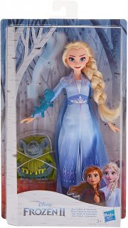 Hasbro Disney Die Eisk&ouml;nigin Elsa Puppe im Reise-Outfit