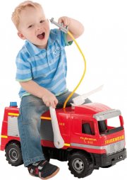 Lena Starke Riesen Feuerwehr Actros