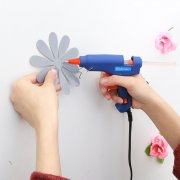 Mini Klebepistole inkl. 25 Stk. Kleber f&uuml;r 5,90&euro; (Prime)