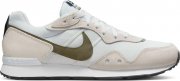 NIKE Venture Runner Low Top Retro Sneaker