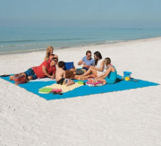 Riesige 200 x 200 cm Beachmatte in Blau mit Antisand + Antischmutz-Effekt nur 8,82 Euro