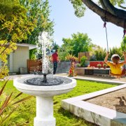 Schwimmender Solar Springbrunnen mit 4 D&uuml;sen