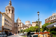 St&auml;dtereise mit Flug und &Uuml;bernachtung im historischen Gem&auml;uer in Valencia ab 99&euro;