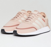 Stylische adidas Originals Sneaker in Rosa f&uuml;r 62,49 Euro inkl. Versand bei ASOS