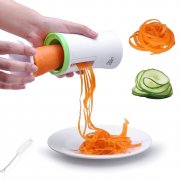 Uten Spiralschneider Hand f&uuml;r Gem&uuml;sespaghetti inklusive Reinigungsb&uuml;rste f&uuml;r nur 4,99&euro; statt 8,99&euro;
