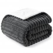 WAVVE Kuscheldecke Grau (150x200 cm) f&uuml;r nur 16,14&euro;